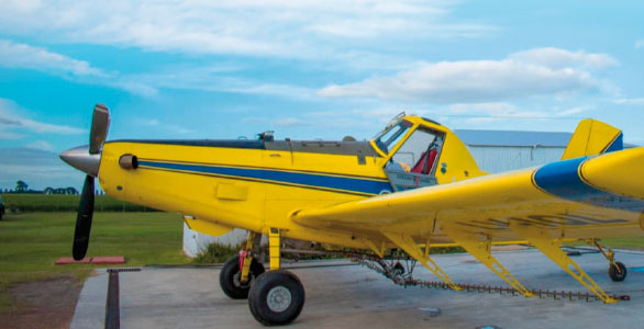 En Fredy contamos con un avión equipado con banderillero satelital, software mapeador y control de flujo computarizado de última generación